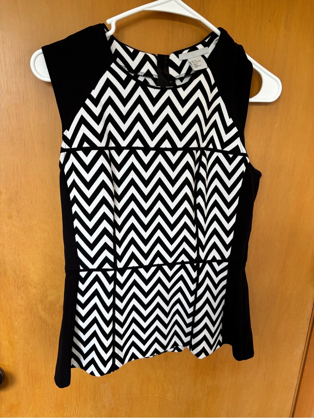 H&M Black & White Chevron Tank Top